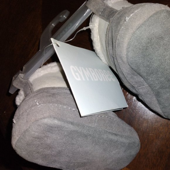 Host Pick ~~~Shoes for children , Company Gymboree, Size - 01 - Picture 3 of 4